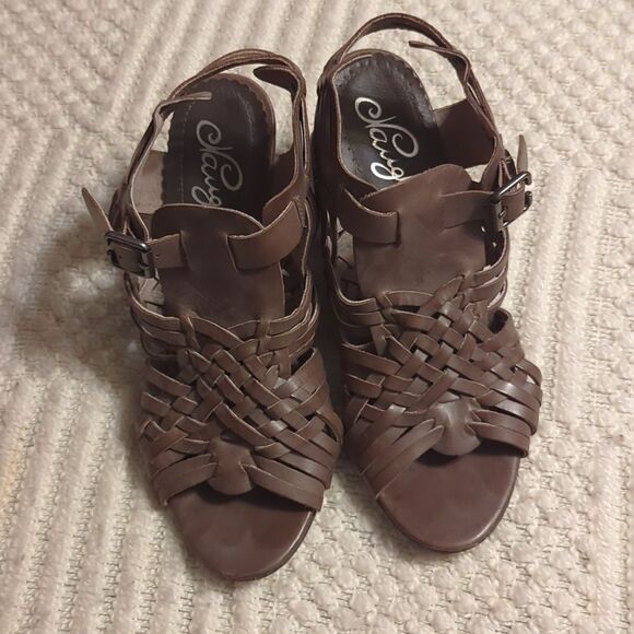 Naughty Monkey Dually Noted Women's Size 8.5 M Taupe Leather Wedge Sandals - Picture 4 of 8